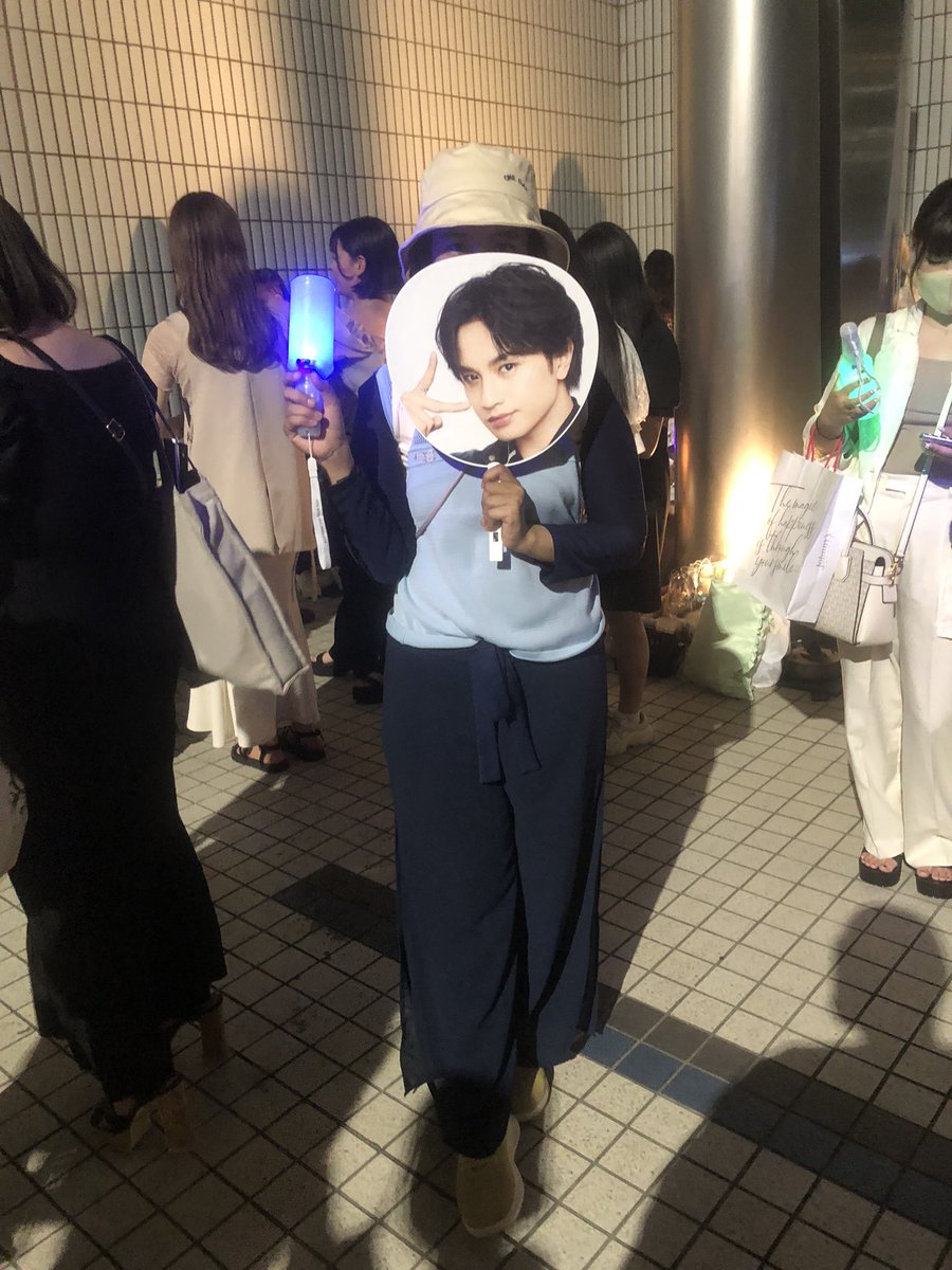arstsztiitty's tweet photo. Day 1                            Day 2
supporting Fuma       supporting Kenty https://t.co/gvXGouVK7u