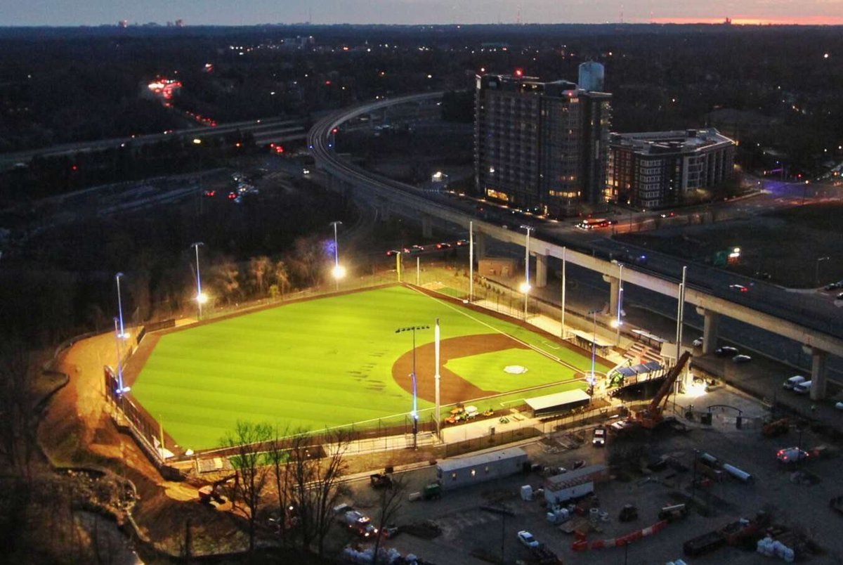 RedFoxesPL's tweet photo. Last day of the regular season as your (9-9) Red Foxes will try to take down the (13-6) Chili Dogs. Come on out & enjoy a great evening of baseball at a beautiful ballpark!
⏰ 7PM
🏟️ @CapitalOnePark
📍 1600 Scotts Crossing Road
🎟️ $5 (💵 only)
🍺🍿🥤🌭 (💵 or 💳)
#GetFoxy🦊⚾️ https://t.co/EntGLj4rCM