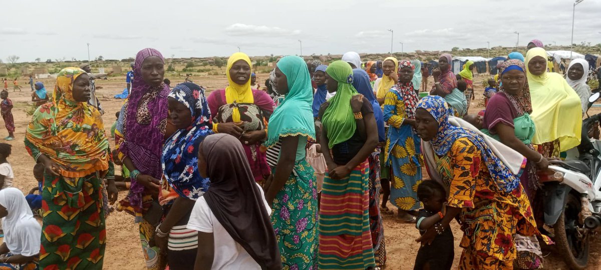 dawdakinda's tweet photo. #Mali 🇲🇱 le lundi 24 juillet 03. L’expulsion de village entier dans le centre du #Mali 🇲🇱  continue sous la pression des combattants du #JINIM. Ici (photos ci-dessous) c’est les déplacés de la commune de #Balassara, cercle de #Bandiagara. https://t.co/Ahk1yJBXL4