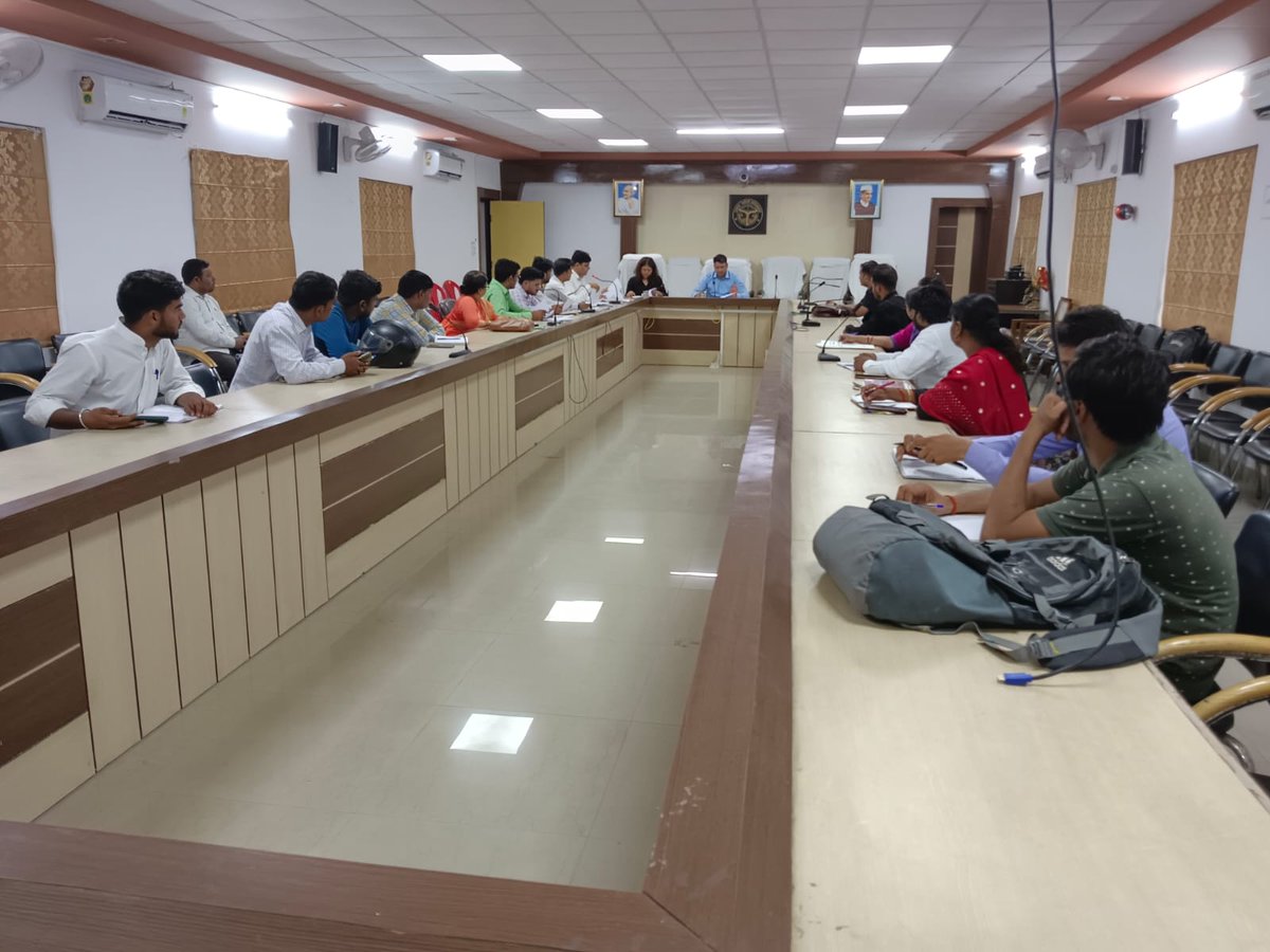 जनपद फिरोजाबाद में डा. उज्ज्वल कुमार, IAS जिलाधिकारी की अध्यक्षता में वित्तीय वर्ष 2023–24 में समस्त आवंटित लक्ष्य की पूर्ति करने हेतु समीक्षा बैठक आयोजित की गई। बैठक में प्रशिक्षण प्रदाताओं द्वारा प्रशिक्षणार्थियों को गुणवत्ता परक प्रशिक्षण देने एवं समस्त उत्तीर्ण