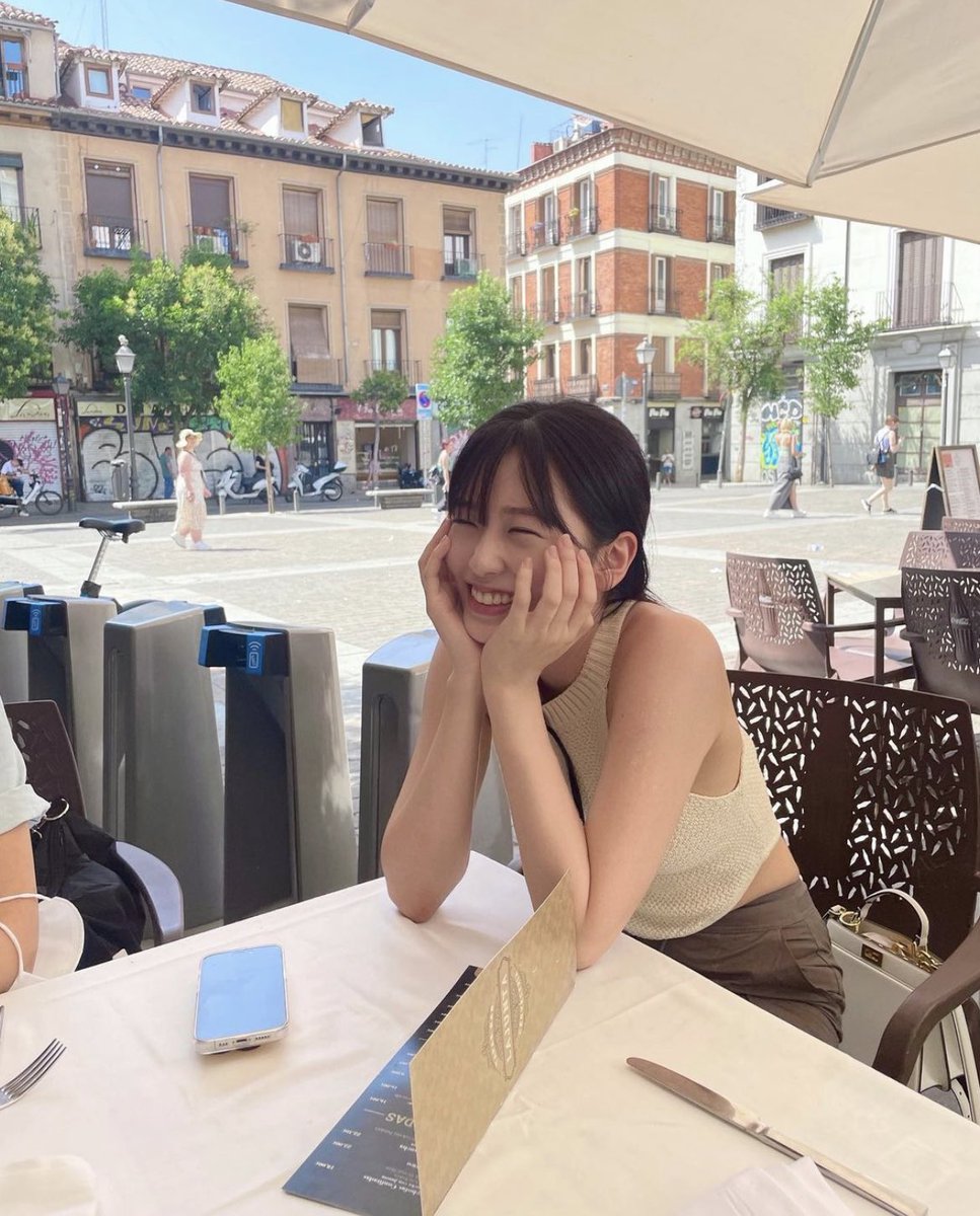 ivepics_'s tweet photo. yujin instagram update https://t.co/g6JQUZq57B