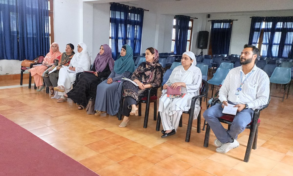 agspotha's tweet photo. AGS Potha in Collaboration with EDAC organised Teacher's Emp. Program and Adoption Visit for the teachers of AGS Potha. Dr. Rohit Koul, Growth Partner felicitated the 2 days session. https://t.co/bN6qXExNEG