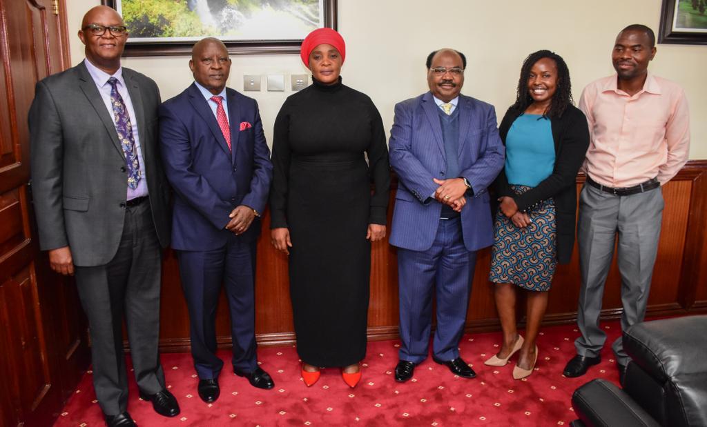 A team from the Commission led by Comm. Hadija Juma and CEO James Katule met with the Governor Nyeri Couty H.E. Mutahi Kahiga. The Commission is assessing the impact of devolution on service delivery in Nyeri County.  #DevolutionImpact #NyeriCounty