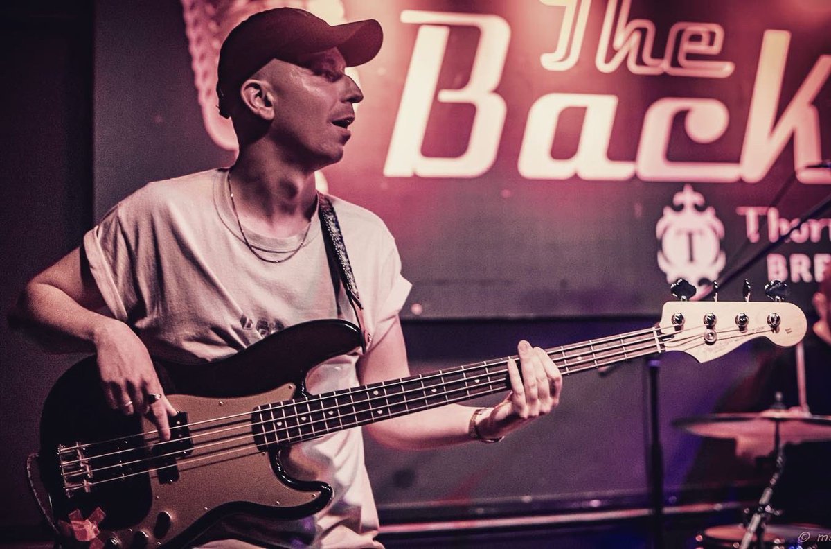 It’s only been 2 days since the last time I was on stage and the post-gig blues are already kicking in…..looking forward to a canny unreal rest of the year like x