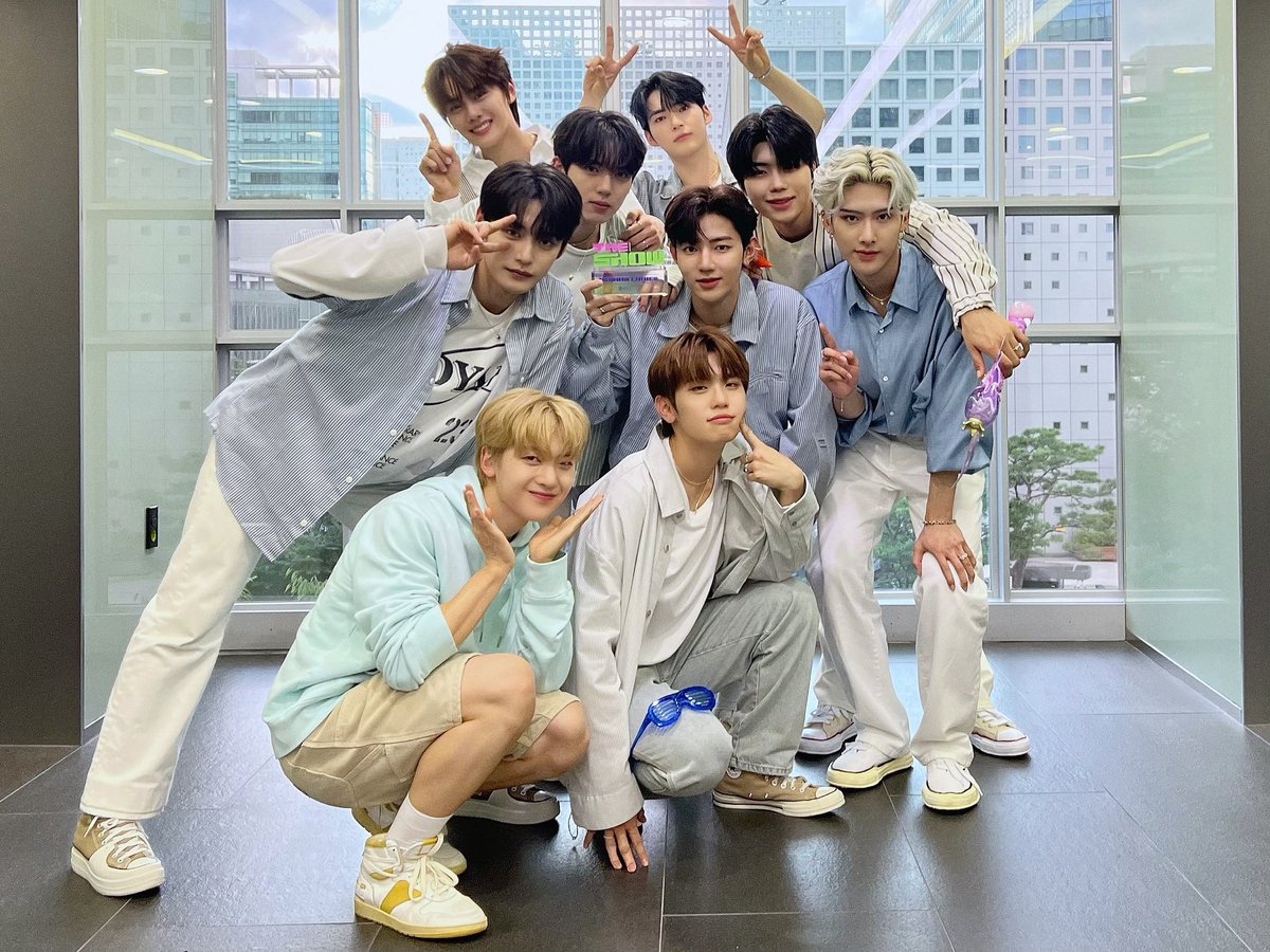 ZEROBASEONE tweet media