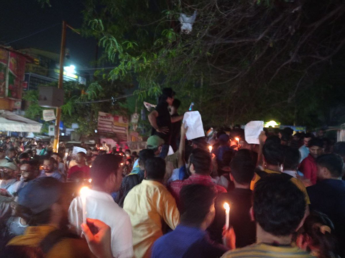 UpscExtra's tweet photo. "Under the moonlit sky, holding candles of determination, we march forward as one! 🕯️✨   Together, united, we'll overcome and pave the way for a brighter future!  #CSATIssue  #UPSCCovidCompensatoryAttempts 
#UPSC_APFC_Paper_leaked #UPSC_EPFO_Paper_leaked https://t.co/Q43REwRLrq