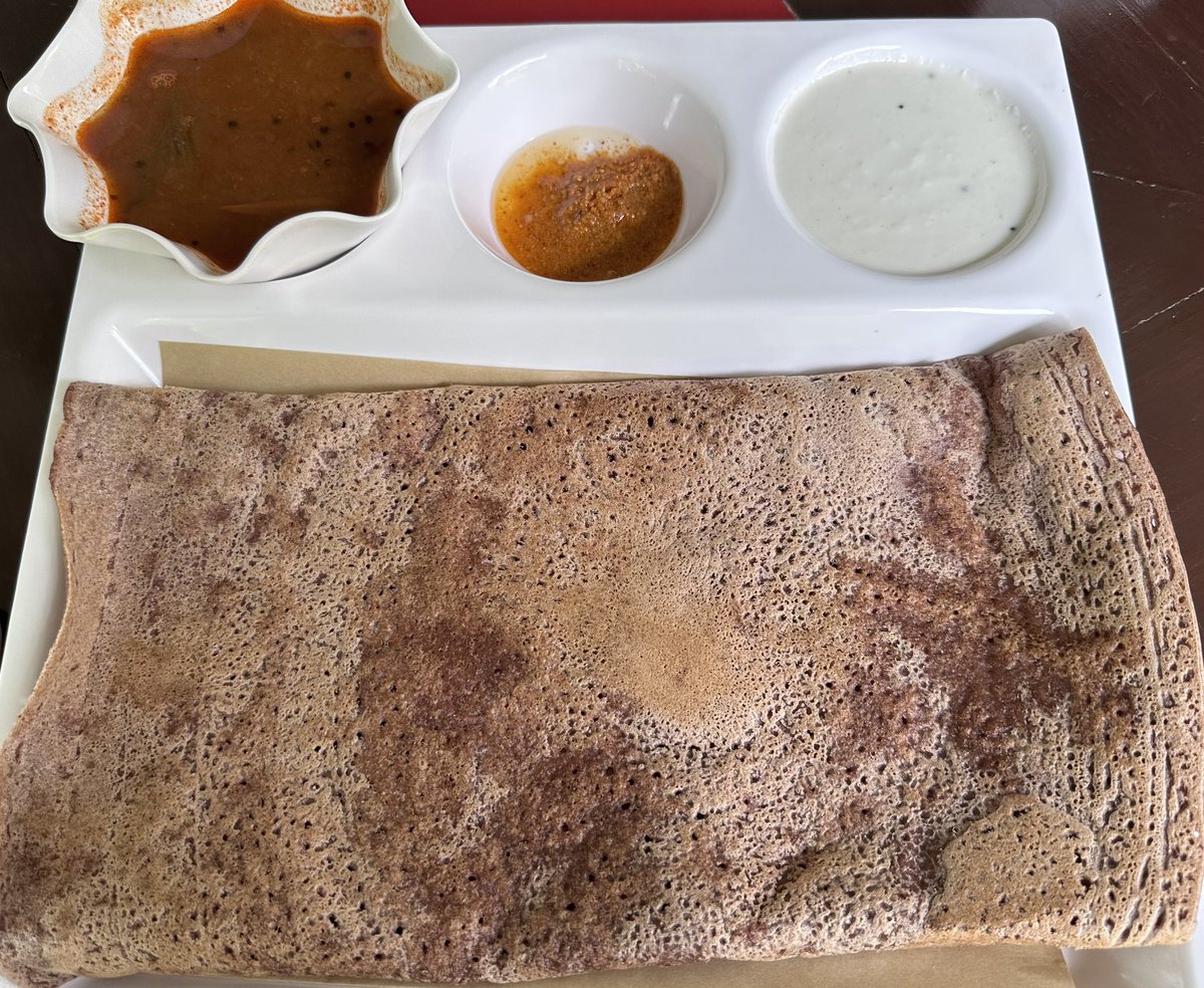 Nipa_Kamal's tweet photo. Chaggan parmar a chef of Madhubhan resort Galleria makes a delicious different recipes of millets, today I tasted a healthy Ragi dosa made from Ragi and I must say it was yummy and full of nutrition. #millests #Myfavoritemillets #MMformillets #farmers #9YearsOfSeva https://t.co/v1FecjvZSt