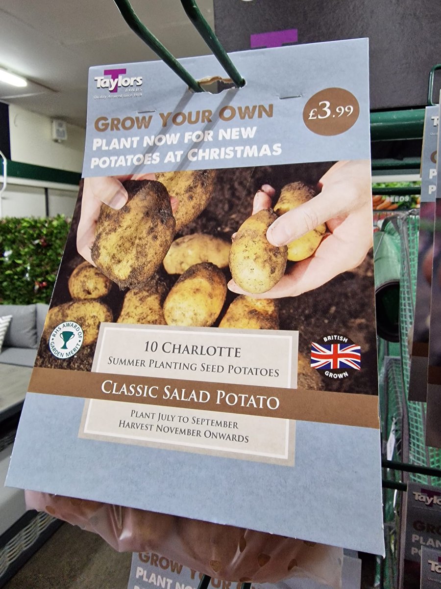 Grow your own #potatoes ready for harvesting from November onwards!

Potatoes are easy to grow and low maintenance, requiring very little effort (once in the ground!).

Read our 'How to' guide for step by step instructions perrywoodsudbury.co.uk/gardening-tips…