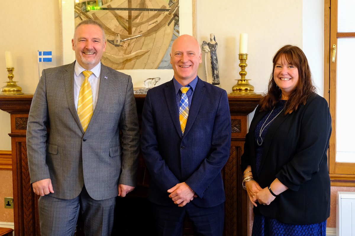 Meeting with @ShetIslandsCll, Local Government Minister Joe FitzPatrick announced funding to help island communities with unique cost of living pressures. Six councils will share a further £1 million from the Islands Cost Crisis Emergency Fund. More➡️ bit.ly/44wwt69