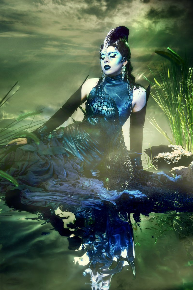 vespi___'s tweet photo. Une autre semaine, un autre look qui aurait qui tomber la mâchoire des juges sur @DragRace_Fr 
#souslocean #DragRaceFrance #vespi #vespiqueenofthefamegames 

Photo @FrenchBeautyBoy 
Tenue @GaiaImperial 
Perruque @parizhair https://t.co/fVCLQP5scO
