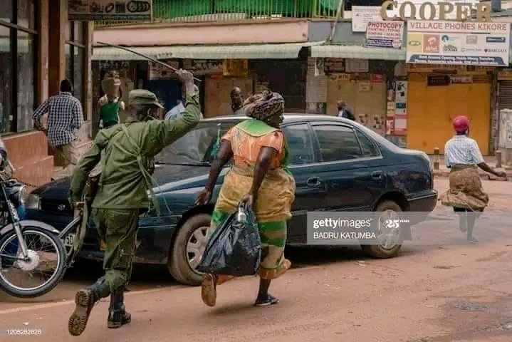 Who treats mothers of this like that!
@PoliceUg @updf_ #StopPoliceBrutalityInUganda
