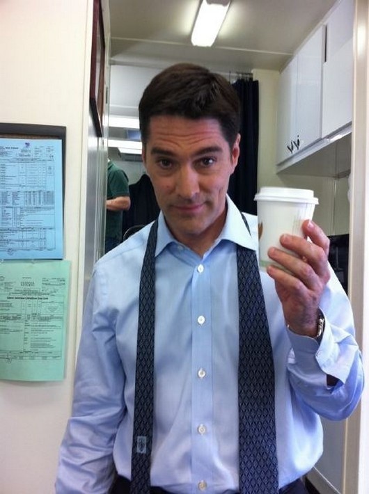 dilfvoid's tweet image. maridao me trazendo café!!!