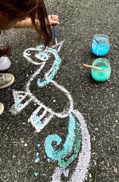 BeTheBestNanny's tweet image. See how to make sidewalk chalk paint for the children this summer at wp.me/p1FOOL-54B

#summerfun #kidfun