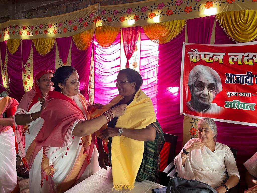 comraderampari's tweet photo. आज बिहार समस्तीपुर जिला में एडवा की ओर से कैप्टन लक्ष्मी सहगल स्मृति दिवस पर आजादी के आंदोलन में वामपंथी महिलाओं की भूमिका बिषय पर चर्चा की गई। जिसकी मुख्य वक्ता सुभाषिनी अली थी । इस कार्यक्रम में करीब 400महिलाऐं भाग ली। https://t.co/u60zi5hBfL