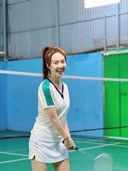 vutra_mi's tweet photo. Năm mới em vẫn một mình. Nếu anh cũng thế thì mình yêu đi. https://t.co/Igik1suy4W