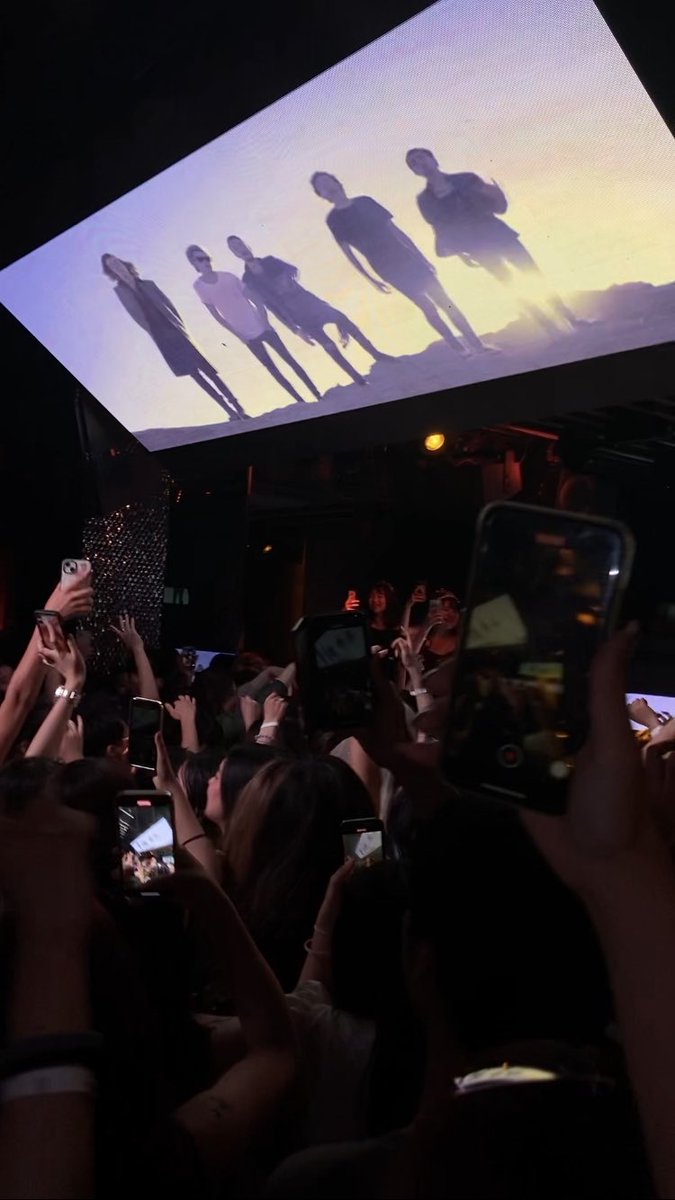 ciel1p's tweet photo. 本当に1Dのライブ来てる感覚でした
楽しかった〜〜❤️❤️😭
#1DNight https://t.co/1IBUSd7t7f