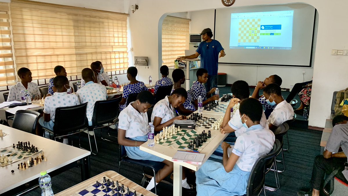MobileWebGhana's tweet photo. #LiveUpdate :Our chess session is in full swing!♟️
Our junior high schoolers are learning and diving deep into the game, absorbing valuable strategies and honing their skills under the guidance of our facilitator from @MentorsChess
#ChessSession #Ongoing #YouthChess https://t.co/NW37Jq7W4o