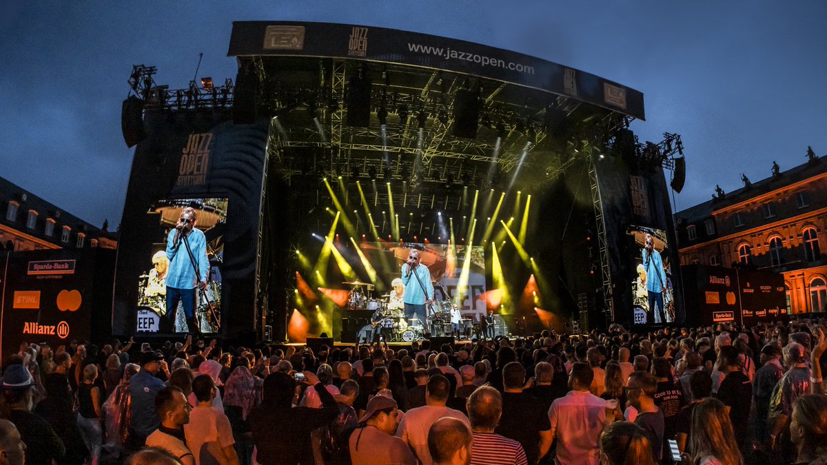 _DeepPurple's tweet photo. 17 shows in 13 countries - we’ve loved every moment! Thank you to everyone who came out to see us Unleashed In Europe and to all the DP family and road crew.  Until next year - we love you, take it easy, goodnight!

Photos by Ueli Frey, Paolo Manzi and Mike Airey

//DP WebCrew https://t.co/U2DfwZz1qE