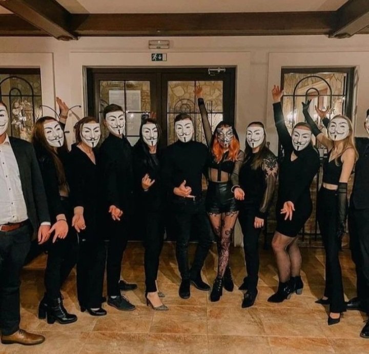 wateenalrwh's tweet image. family on a day like this
🤜🎭🤛🌏❤
#Anonymous
#Anonymiss
#AnonFamily
#Anonymousworldwide ✊