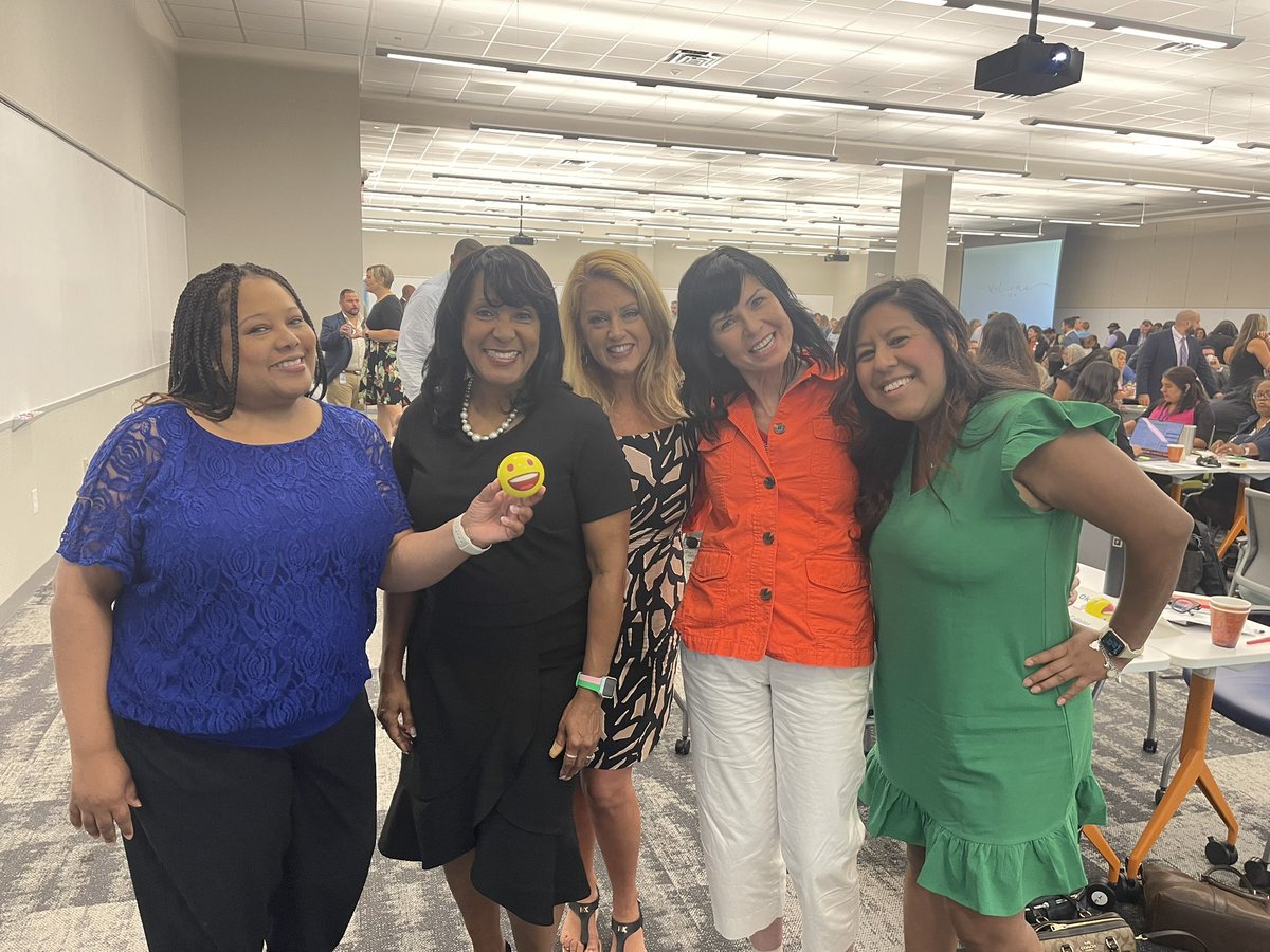 TracySmith80's tweet photo. Starting off with a ball on day 2 of our Learning and Leading! #OneFortWorth #LearningandLeading https://t.co/TTAJu9qseC