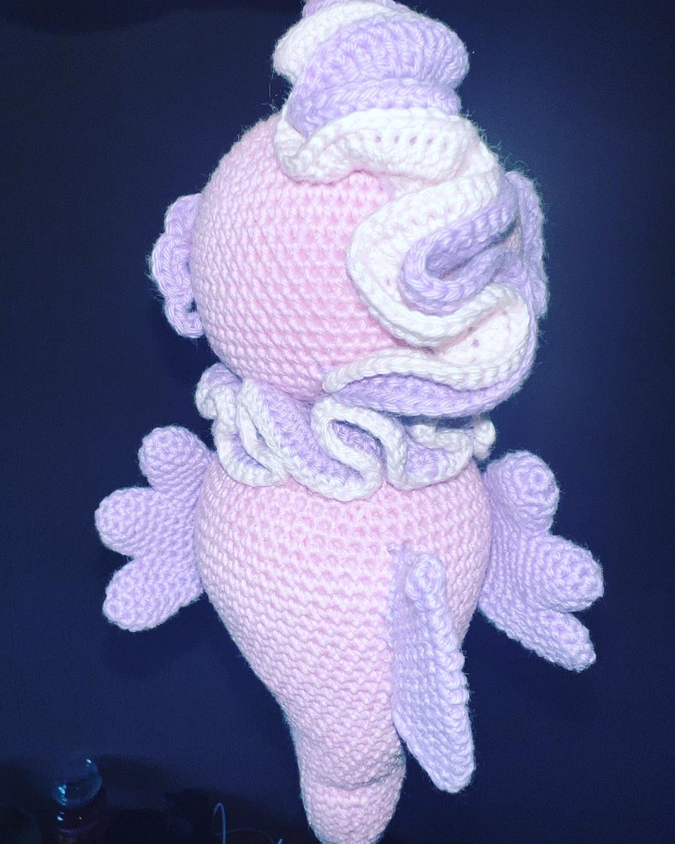 Meet Mackenzie the seahorse!

I LOVE how this turned out. I’m my own harshest critic but I’m oddly proud of myself this afternoon🙂

Pattern from the Amigurumi Treasures 2 book by @LittleAquaGirl,made with yarn from @hobbii_yarn (Rainbow/Friends cotton 8/4).

#crochet #amigurumi