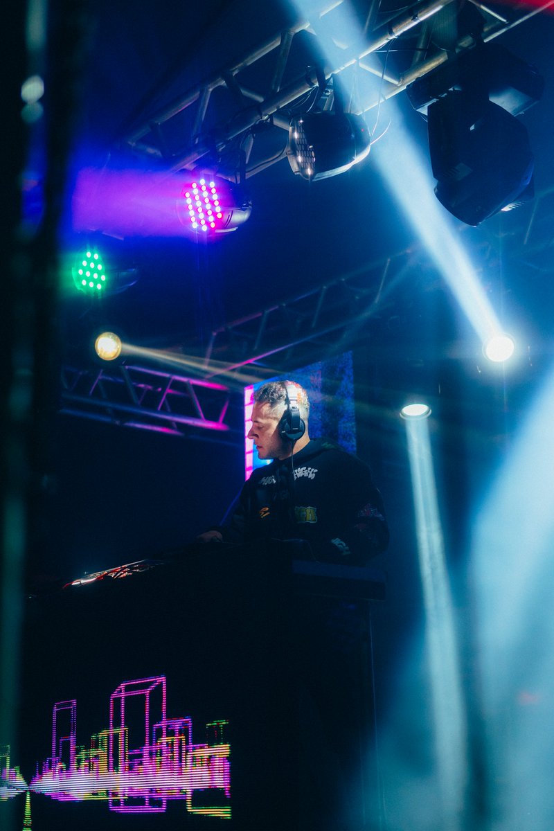 KallakMusic's tweet photo. Registros da UnderClub.

Noite insana com todos vocês 🔥

#Musicaeletronica #eletronicmusic #electronicmusic #fy #fyp #music https://t.co/ssP0uacCtp