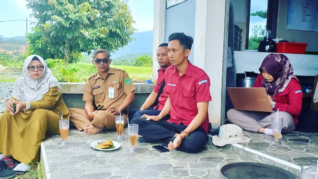 SFVSeiDua's tweet photo. Selasa (25/07/2023)
Keg di Lokasi SFV Sei Dua Tanbu, penmbuhan UPR baru yg sgt berperan penting utk usaha budidaya ke depn
@kkpgoid
@bppsdm_kp
@in_radiarta
@puslatluhkp
@bppsdm_bp3bwi
@KabTanahBumbu
#kkpthrive 
#SDMKP
#SDMUnggul
#EkonomiBiru
#PelatihanKP
#SFV_SungaiDua_TanahBumbu https://t.co/fhrZ4kzXx1
