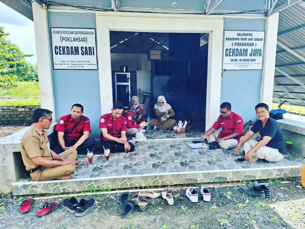 SFVSeiDua's tweet photo. Selasa (25/07/2023)
Keg di Lokasi SFV Sei Dua Tanbu, penmbuhan UPR baru yg sgt berperan penting utk usaha budidaya ke depn
@kkpgoid
@bppsdm_kp
@in_radiarta
@puslatluhkp
@bppsdm_bp3bwi
@KabTanahBumbu
#kkpthrive 
#SDMKP
#SDMUnggul
#EkonomiBiru
#PelatihanKP
#SFV_SungaiDua_TanahBumbu https://t.co/fhrZ4kzXx1