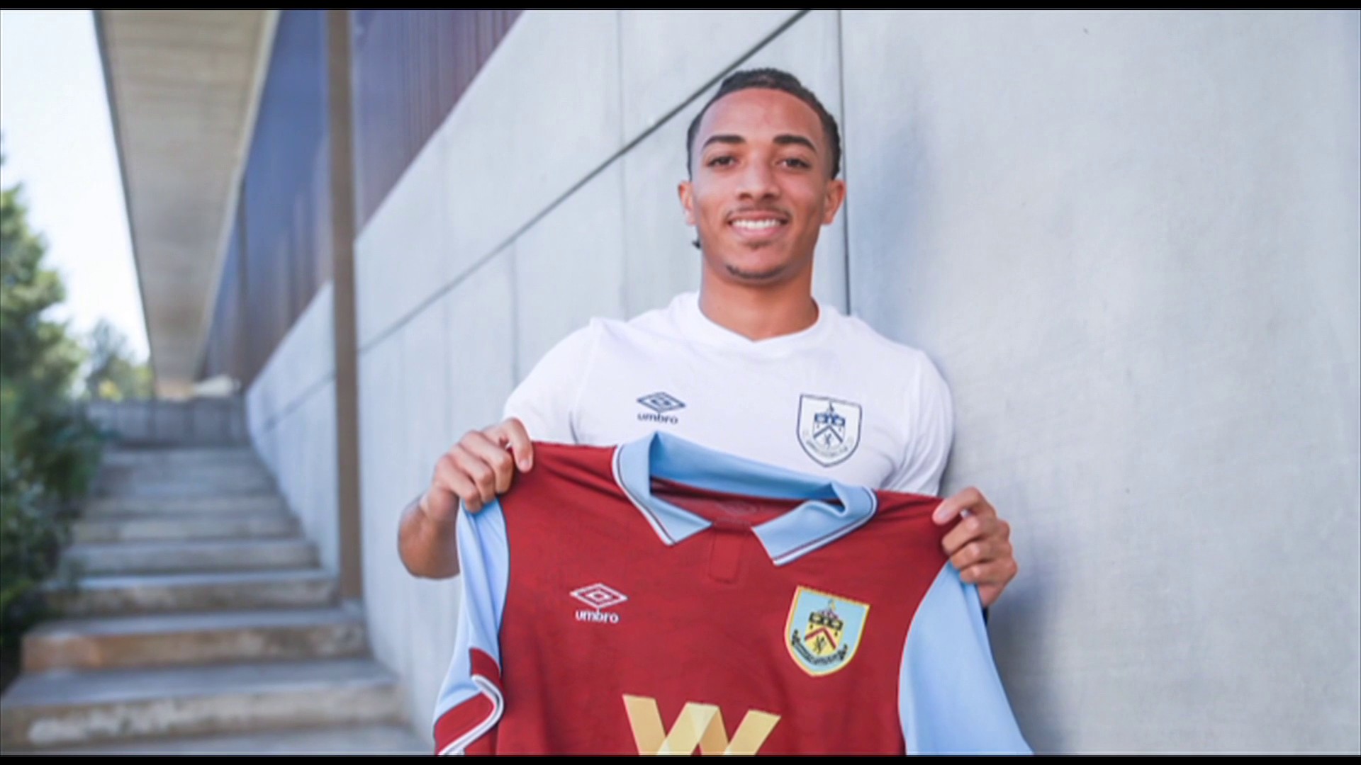 Luca Koleosho's first words as Burnley player as contract length revealed  for young striker - LancsLive