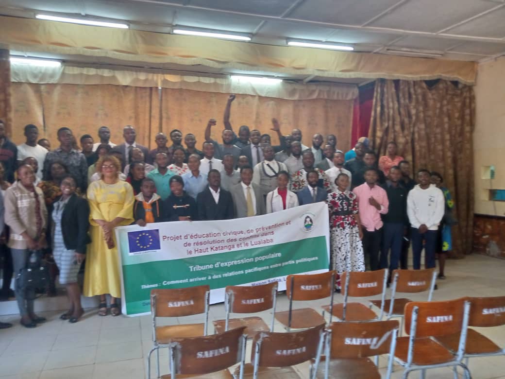 "Comment arriver à une cohabitation pacifique entre les partis pô". C le thème d'une TEP qui a réuni les jeunes et certains cadres d partis pô à L'shi ds le cadre de notre projet d'éducation civique financé par <a href="/UEenRDC/">UE en RDC🇪🇺</a>  <a href="/dbrbtt/">Daphné Barbotte</a> <a href="/NeneMorisho/">Nene Morisho</a> <a href="/isaac_muchele/">Isaac Muchele</a> <a href="/NellyBahati/">Mwange bahati Nelly</a> <a href="/dkalenda/">David du ciel KALENDA MUKENDI</a>