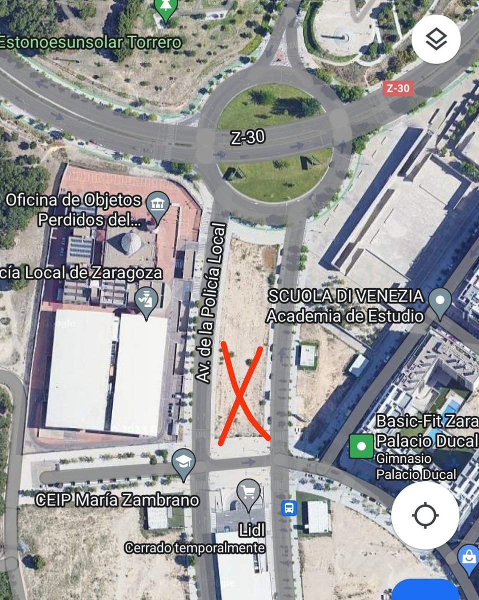 Comprarían un unifamiliar para su familia <a href="/GobAragon/">Gobierno de Aragón</a> <a href="/felipefaci/">Felipe Faci Lázaro</a> <a href="/ChuecaNatalia/">Natalia Chueca</a> <a href="/Jorge_Azcon/">Jorge Azcón</a> en esta parcela? 
Entonces porque reconstruyen un colegio allí? 
#poruncoleseguro
#ceipmariazambrano 
#porunmariazambranoseguro