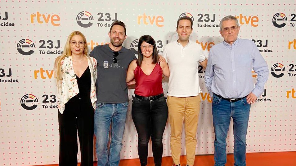 nerihoya's tweet photo. Feliz por formar parte del gran despliegue que ha hecho RTVE con motivo de las Elecciones Generales del 23J 🗳️✉️Enhorabuena a todos. RTVE también fue líder de audiencia el domingo gracias al Especial Elecciones 23J: Tú decides. #EquipodeRealización #DebateFinalRTVE #23J https://t.co/dsODBUAd52