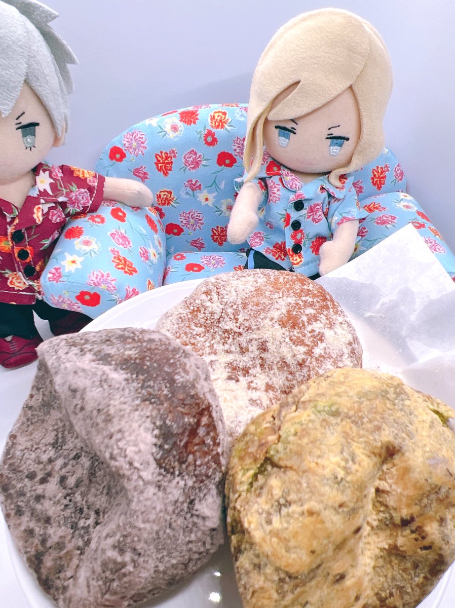 「原宿のお土産です飲めるドーナツというのは本当だった 」|🍮現地全通🧁のイラスト