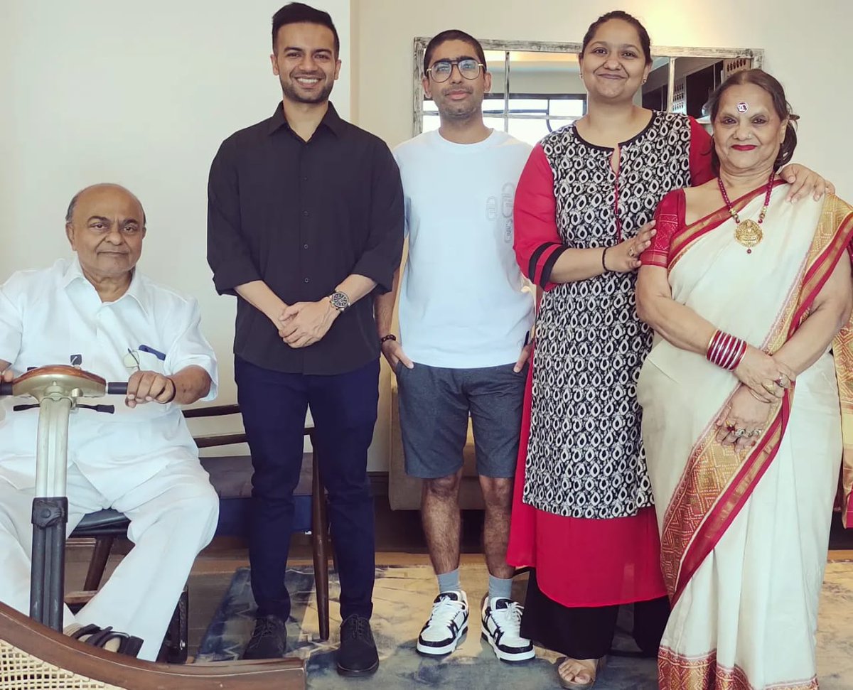EnrichTV's tweet photo. 🤝✨ Exciting collab discussions with the visionary mind of @coachsnehdesai 🎥🌟 
Passionate about transforming millions of lives! 
Stay tuned for updates! 🚀#CollaborationInProgress #Visionaries #EnrichTV #dreambelieveachieve #TransformingLives #ExcitingTimes https://t.co/MWsjXJ0X8V