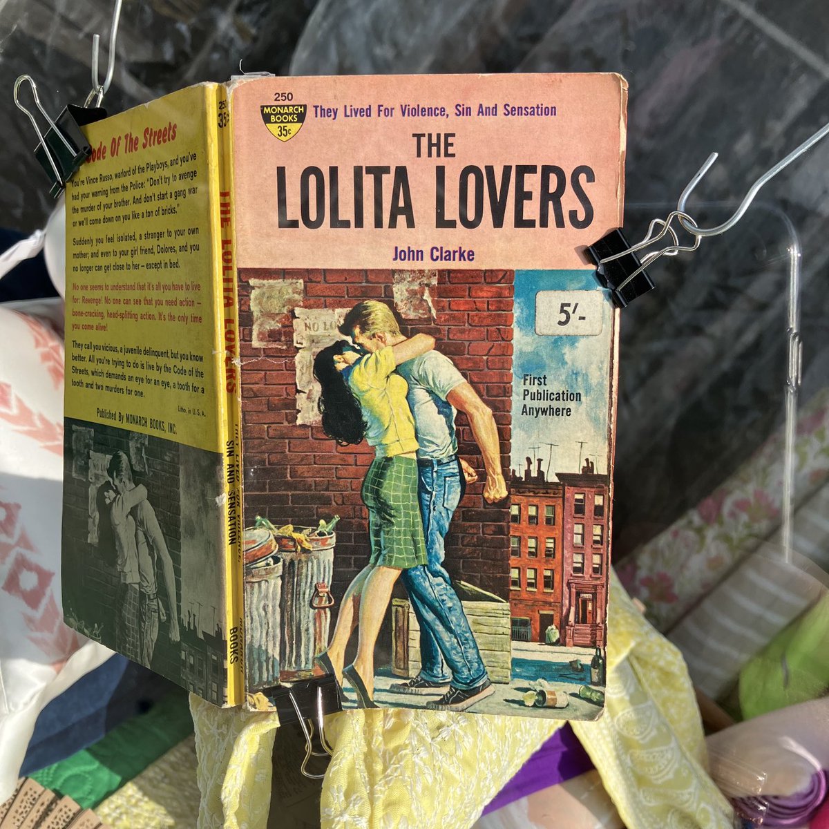 joannaofottawa's tweet image. More charity shop windows: “The Lolita Lovers” in Oxfam on Bethnal Green Road.

#TheLolitaLovers #Oxfam #secondhandbooks #vintage #BethnalGreen #london