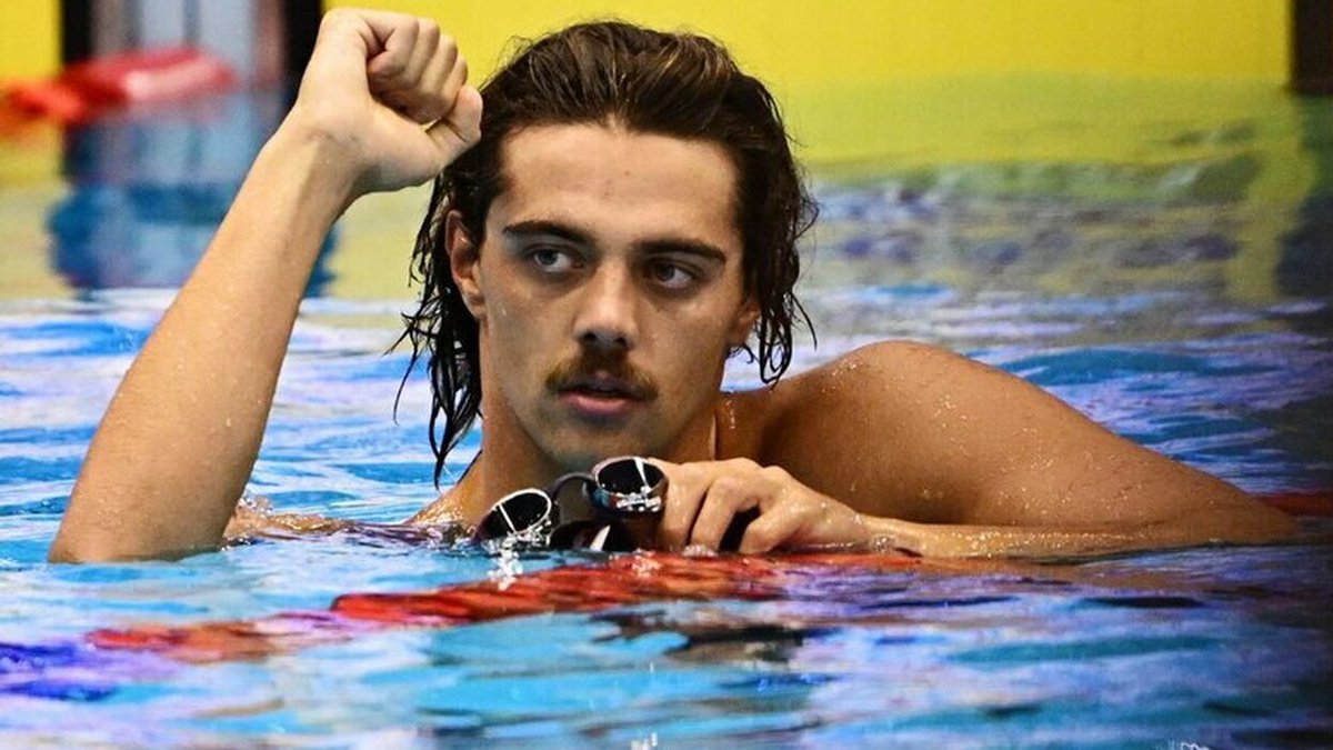 poliziadistato's tweet photo. Mondiali 🌍 sport acquatici a #Fukuoka2023 arriva il terzo podio iridato per il campione delle #Fiammeoro 👮‍♂️ #ThomasCeccon che vince la medaglia d'argento🥈 nei 100 metri dorso ad appena 5 centesimi di secondo dall'oro dello statunitense Murphy 🇮🇹 💪💪👏👏👏 #Mondiali2023 https://t.co/gk9ewlnCTa