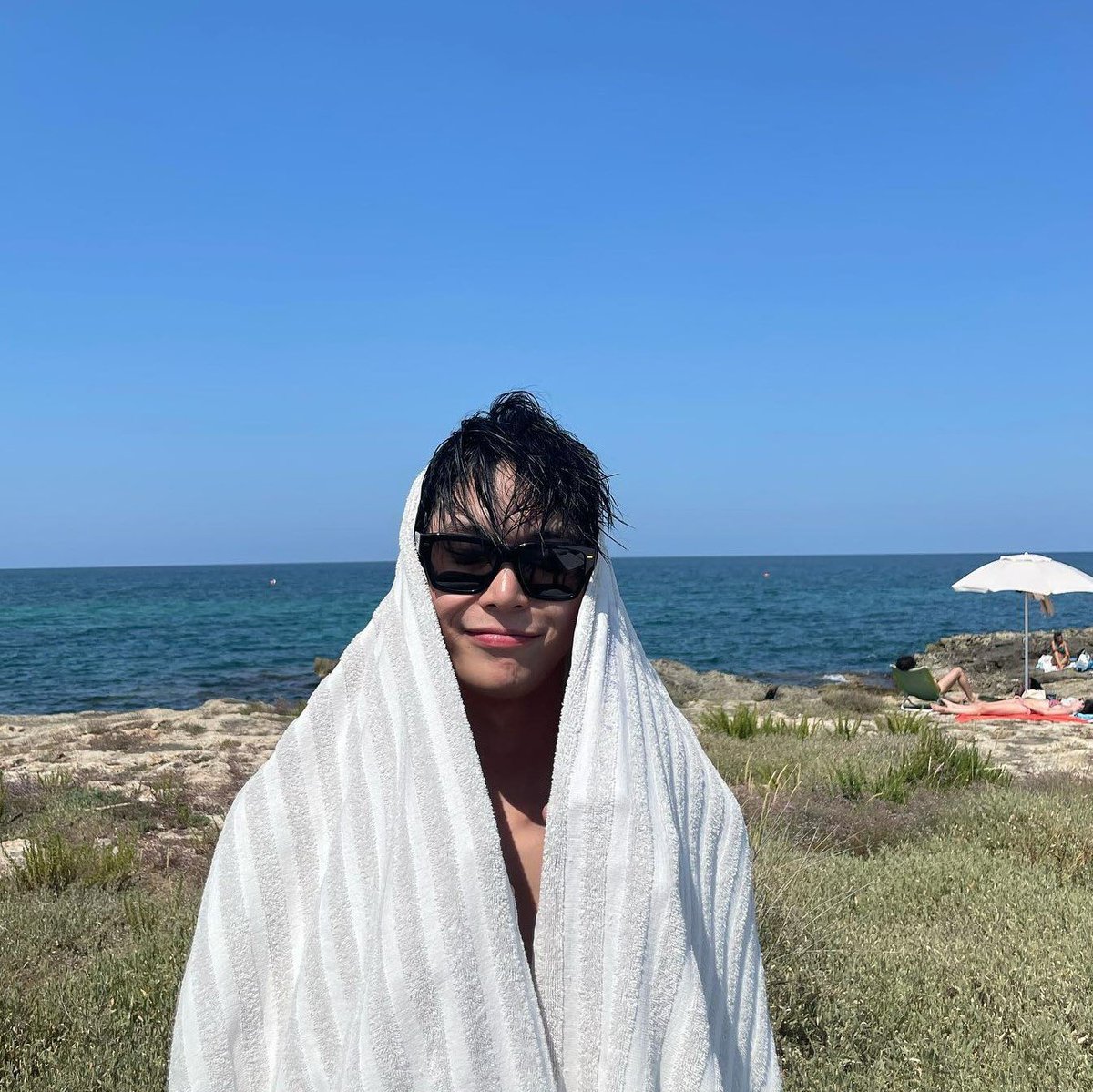 NCTDAOYlNG's tweet photo. Allure Korea IG
https://t.co/ZCfOdPvMv9
 
#Apick swimming pool proof shot that can be found easily among idols today. Please pick a male idol who makes you want to go to a waterpark in the rainy season 🤿💦

1⃣  #NCT #DOYOUNG who visited Italy for D&amp;G fashion show

#DGxDOYOUNG https://t.co/tEKNE5tT6t
