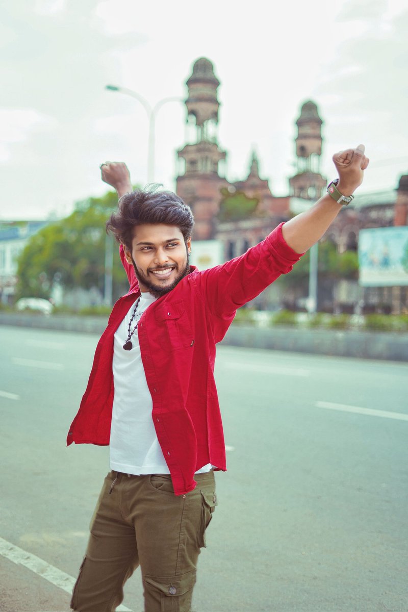 Ravi_vj_actor's tweet photo. If you have only one smile in you, give it to the people you love🙌🏼♥️ https://t.co/wsc1nT2Ycx