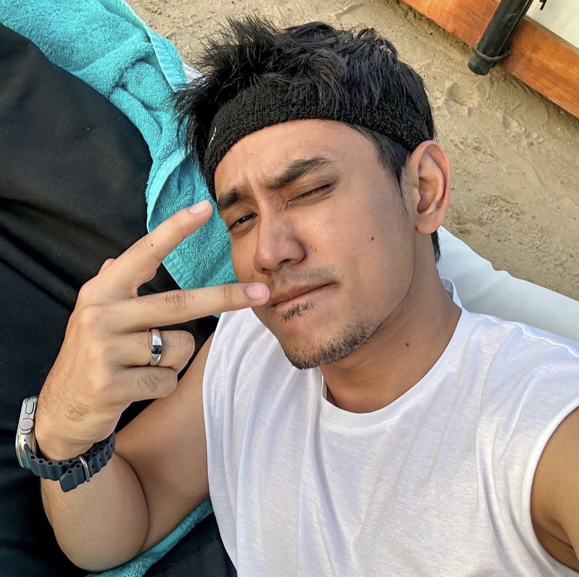 khaibahar94_'s tweet photo. halo kamu .... lagi ngapain.. udah makan ? dingin skali ya di bali https://t.co/lSJNMRAq9g