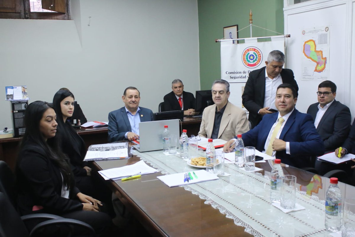 DiputadosPy's tweet image. DEFENSA NACIONAL, SEGURIDAD, INTELIGENCIA Y ORDEN INTERNO

Presidente:Diputado Pedro Ortiz (ANR-Central).
Tema:   Proyecto de ley “De prevención y erradicación de la violencia en el deporte”.