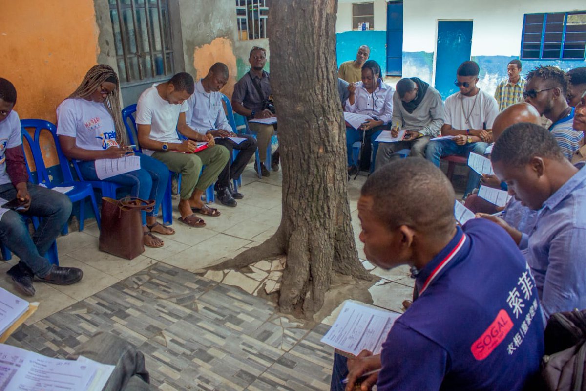 Asrjrdcongo's tweet photo. #MasculinitéPositive
Pourquoi les #hommes doivent-ils promouvoir les #droits #reproductifs des #femmes ?
Votre avis compte, dites-le nous en commentaire.
@IpasRDC @SwedeninDRCongo
@YouthSprint @afiamama
@MarieStopesRDC
@abefnd_rdc @habariRDC @Asrjrdcongo https://t.co/5Q0cSdpKdh