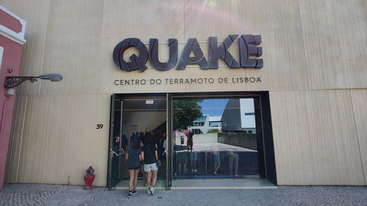 Went to the Lisbon Quake center, a guided tour to the 1755 earthquake that razed the Portuguese capital.

Really well put together, immersive experience. Well worth the price of admission. https://t.co/f5d0SOzeqA
