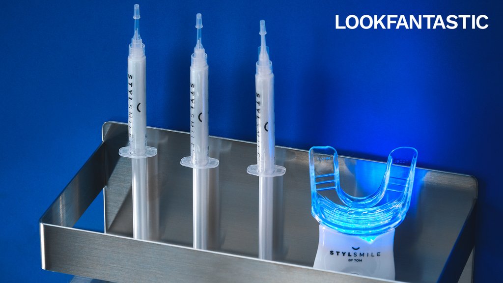 StylPro_UK's tweet photo. Take teeth whitening to the next level with the STYLSMILE Boost Kit๐
Get 50% off here: https://t.co/gjJsiX0o0x
#stylsmile #lookfantastic #teethwhitening #teethwhiten #whiterteeth https://t.co/eWsqh8gSNT