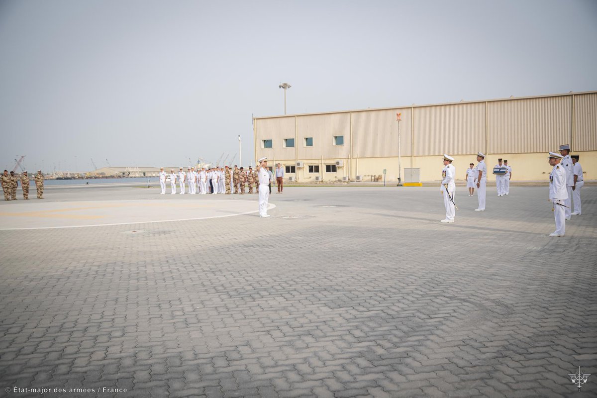 FFEAU_ALINDIEN's tweet image. Le 25/07, le lieutenant-colonel Guillaume Chaigneau a pris le commandement de la direction interarmées des réseaux d’infrastructure et des systèmes d’information (#DIRISI) de la Défense à Abu Dhabi.