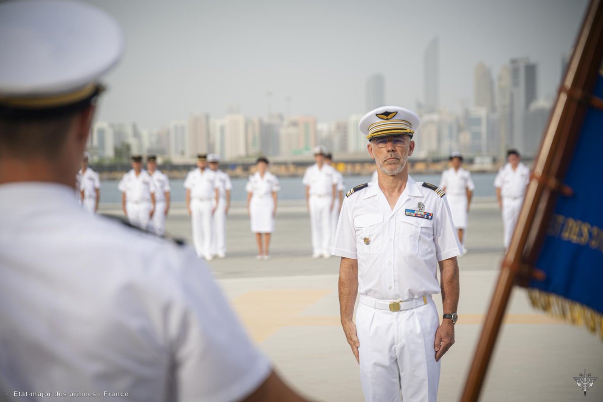 FFEAU_ALINDIEN's tweet image. Le 25/07, le lieutenant-colonel Guillaume Chaigneau a pris le commandement de la direction interarmées des réseaux d’infrastructure et des systèmes d’information (#DIRISI) de la Défense à Abu Dhabi.