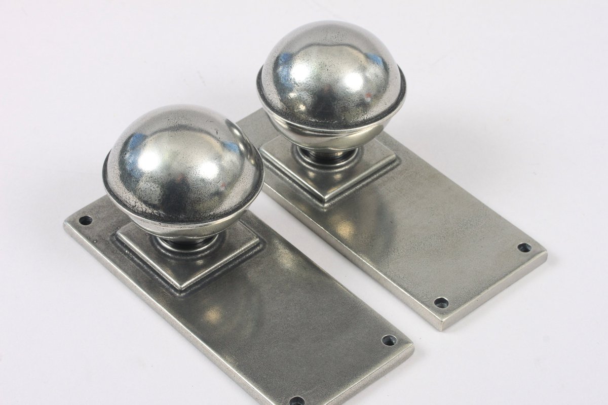 BEAMISH 📷

Our Beamish range of door knobs offer a traditional yet simplistic style - featuring a round knob with a smooth finish.

Shop the range on rose or backplate here: bit.ly/44Xuvvw