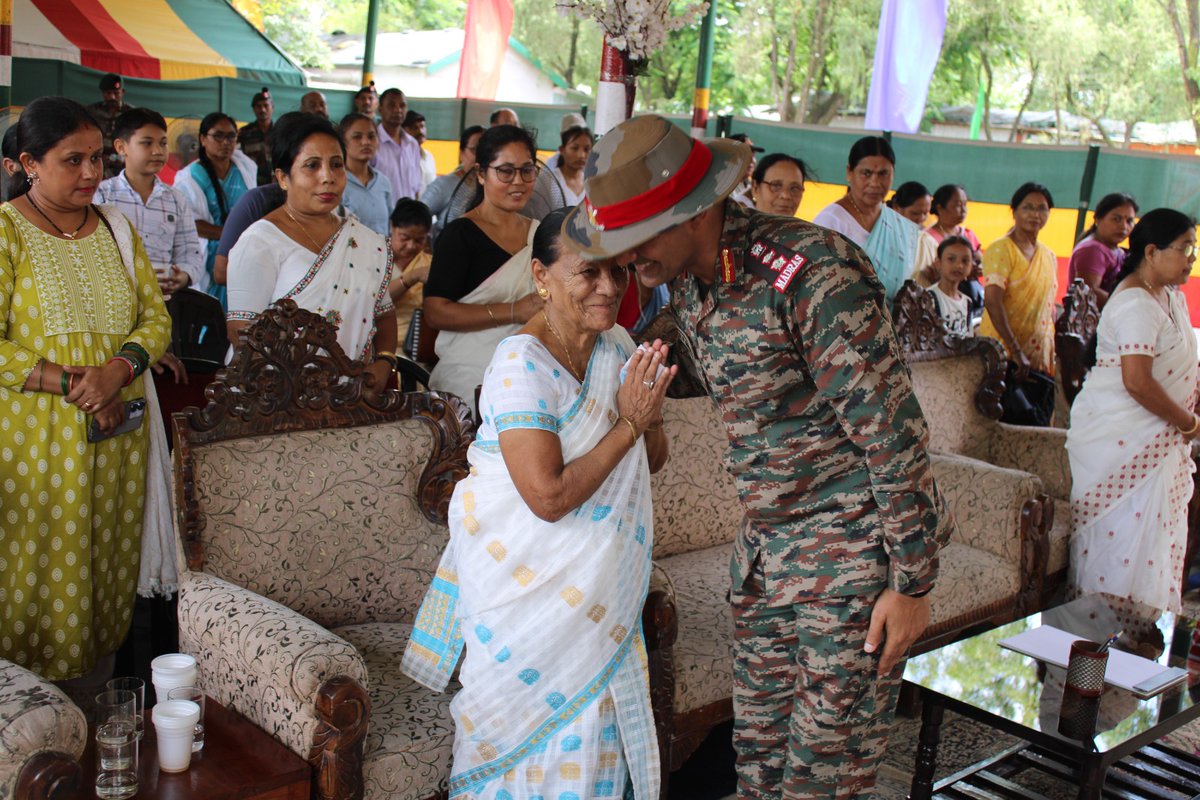 Spearcorps's tweet photo. #WeCare
#IndianArmy's unwavering commitment for veterans &  their families shines as it hosted an outreach programme for the #VeerNaaris & Next of Kins at  Dibrugarh. Event aimed at addressing grievances & felicitating  Veer Naaris upholding the highest traditions of the Army by remembering the sacrifices of the ones who laid down their lives for the nation.
@adgpi 
@easterncomd 
@mygovassam