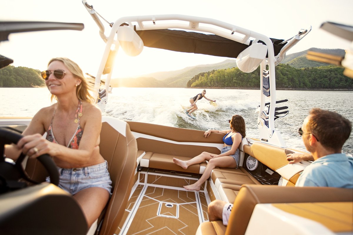 LIVIN’ THE SUPREME DREAM! 
Perfect singalong song: “Little surfer, little one, made my heart come all undone … do you love me, do you surfer girl?”  

#RegalNautiqueOfOrlando
#YourHometownDealer
#BoatingIndustryDealerOfTheYear
#SupremeBoats