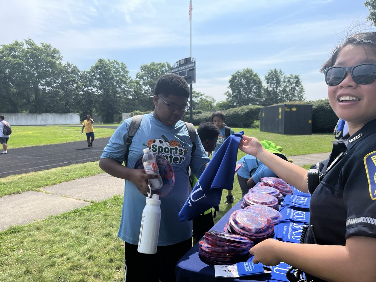 BCEengagement's tweet photo. Great start to the week when we spend it w/ #ouryouth ! #BPDFieldDays @BostonParksDept are some of our favorite days of the year! TY to @BostonFireCU for your partnership to make these possible! #BPDEngagement #B2 #E13 #YVSF #SPU #BCE 🍕🍦💦🎈🥏🚴⚽️ https://t.co/G1aL5ixlZ4