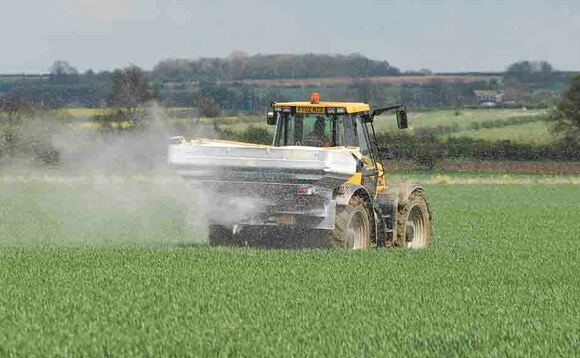 FarmersGuardian's tweet photo. From October 1, photo ID will be required to purchase AN fertilisers.

https://t.co/oXQHjRLBWh

#rural #farming #uk #fertiliser #agriculture #photoid @agindustriesUK https://t.co/NXUI466Fgm